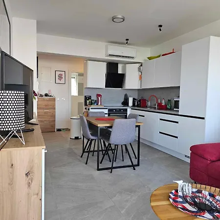 Paul Et Nana شقة تروغير